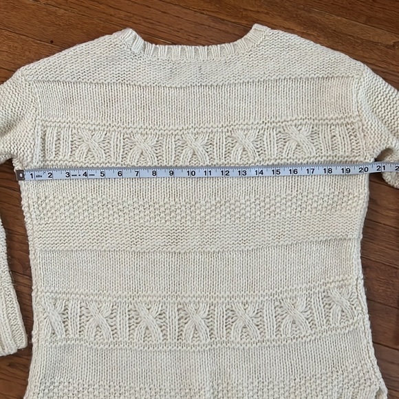 American Eagle Outfitters Off-White Sweater Size Small - Picture 9 of 9